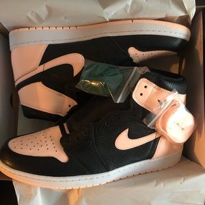 Air Jordan 1 crimson tint